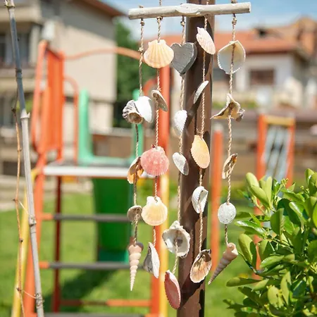 Valchevi Τσερνομόρετς