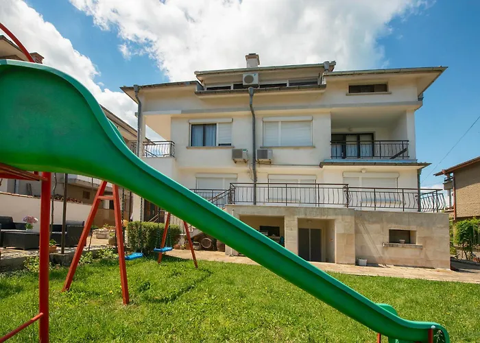 Valchevi 3* 切尔诺莫雷茨