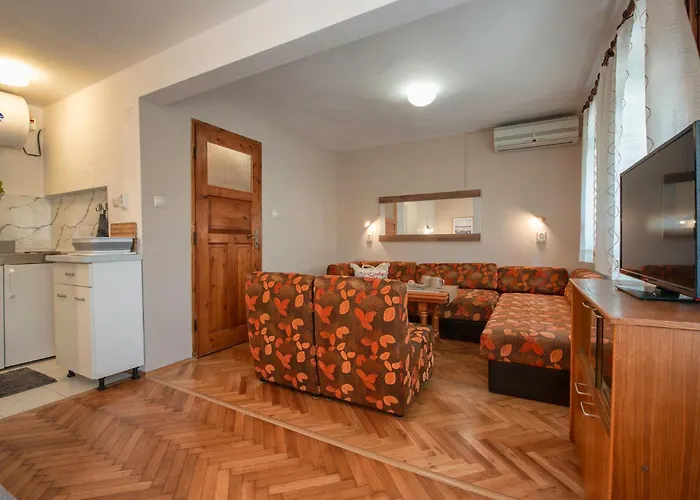 Valchevi 招待所 切尔诺莫雷茨